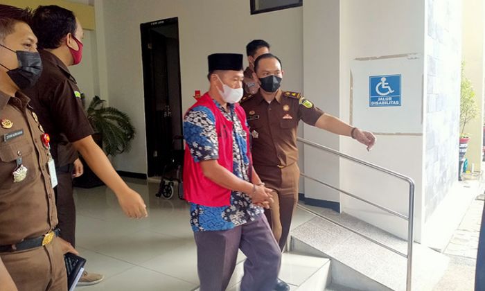 Kejaksaan Negeri Trenggalek Resmi Tahan Terdakwa Korupsi Bansos SMD Kejaksaan Negeri Trenggalek Resmi Tahan Terdakwa Korupsi Bansos SMD
