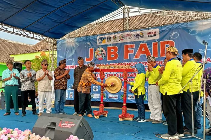 Job Fair MKKS SMK Swasta Tuban Diserbu Pengunjung