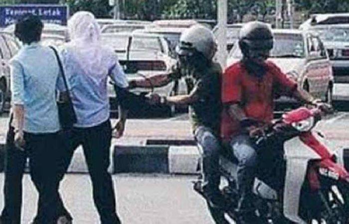 Rampas HP, Pria di Mojokerto Babak Belur Dimassa Rampas HP, Pria di Mojokerto Babak Belur Dimassa