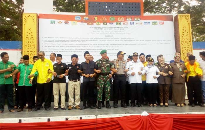 Deklarasi Pemilu Damai 2019, Bupati Lamongan Tegaskan Hindari Hoax Deklarasi Pemilu Damai 2019, Bupati Lamongan Tegaskan Hindari Hoax
