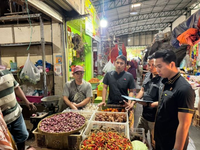 Pastikan Stok Bapok Aman Jelang Ramadhan, Satgas Pangan Polres Gresik Sidak ke Pasar Baru