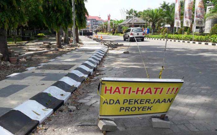 Molor, Proyek Box Culvert di depan Pemkab Gresik Kena Penalti