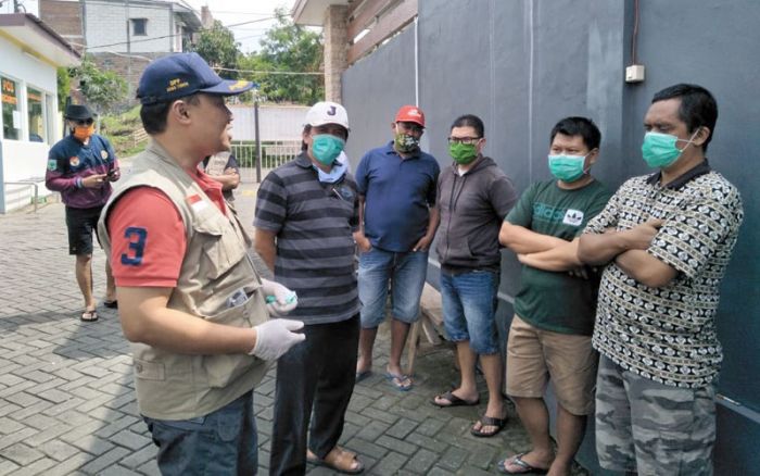 ASN Pemkot Batu Konfirm Positif Covid-19 Bebas Berkeliaran, Warga Perum MVR Resah ASN Pemkot Batu Konfirm Positif Covid-19 Bebas Berkeliaran, Warga Perum MVR Resah
