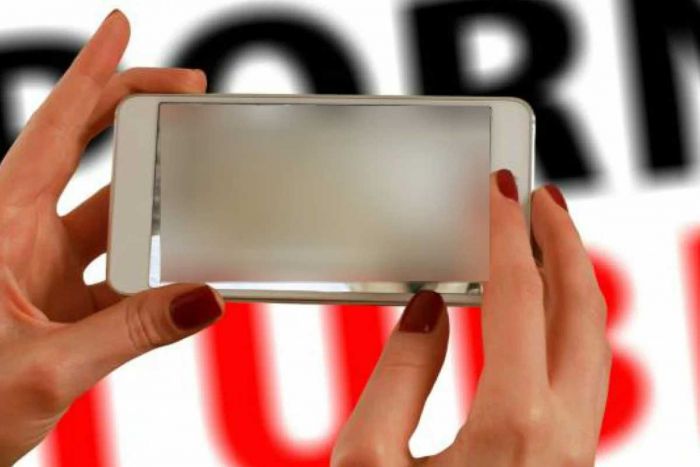 Sering Melihat Video Porno di X, Anak Usia 12 Tahun di Surabaya Cabuli Adik Tirinya Sering Melihat Video Porno di X, Anak Usia 12 Tahun di Surabaya Cabuli Adik Tirinya