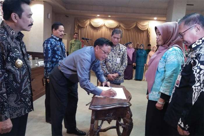 Hasil Lelang Jabatan di Pemkab Gresik: Ninik Jabat Kadisnaker, Eko Kadistan Hasil Lelang Jabatan di Pemkab Gresik: Ninik Jabat Kadisnaker, Eko Kadistan