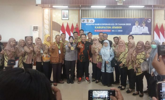 Bupati Jember Ajak Kaum Muda Bangun Ekonomi Melalui Koperasi Bupati Jember Ajak Kaum Muda Bangun Ekonomi Melalui Koperasi
