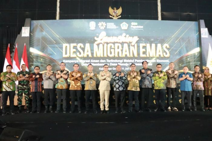 Bangun Pengelolaan Migrasi Pekerja yang Aman, Menteri PPMI Luncurkan Desa Migran EMAS di Gresik Bangun Pengelolaan Migrasi Pekerja yang Aman, Menteri PPMI Luncurkan Desa Migran EMAS di Gresik