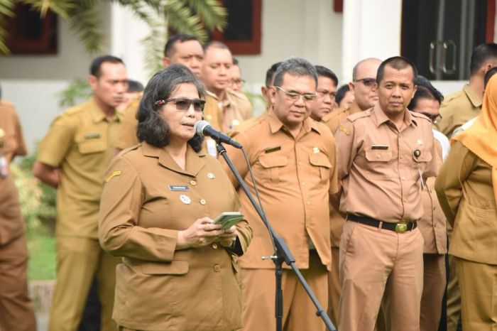 Apel Perdana 2024, Pj Wali Kota Kediri Ingatkan Hal ini Pada ASN dan Jajarannya Apel Perdana 2024, Pj Wali Kota Kediri Ingatkan Hal ini Pada ASN dan Jajarannya