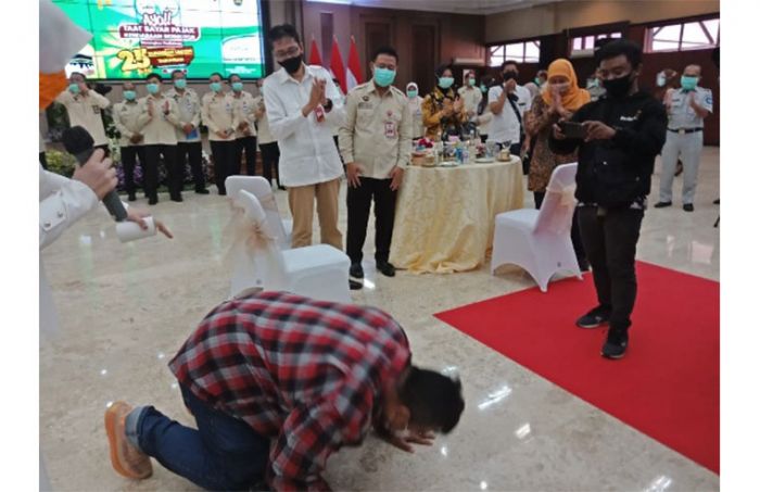 Peraih Hadiah Umroh Sujud Syukur, ​Gebrakan Pemprov Jatim Bagi Pembayar Pajak Kendaraan