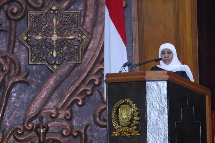 Jadikan DPM-PTSP Satu Dinas, Khofifah Optimistis Permudah Perizinan & Tingkatkan Investasi Jadikan DPM-PTSP Satu Dinas, Khofifah Optimistis Permudah Perizinan & Tingkatkan Investasi