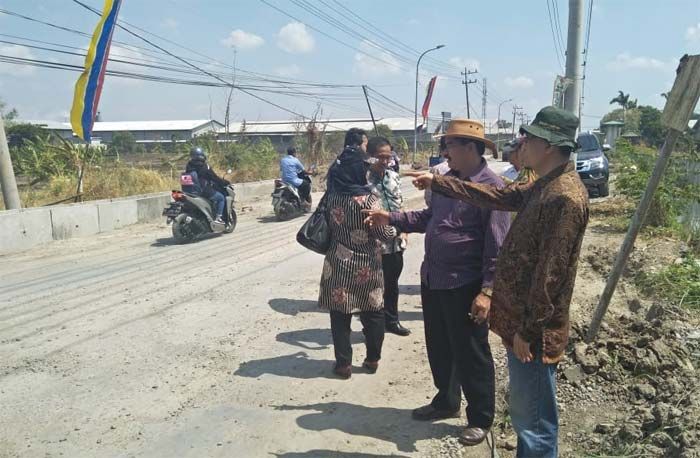 Perbaikan Jalan di Domas Menganti Mangkrak, Komisi III DPRD Gresik Bakal Panggil Kepala DPUTR Perbaikan Jalan di Domas Menganti Mangkrak, Komisi III DPRD Gresik Bakal Panggil Kepala DPUTR
