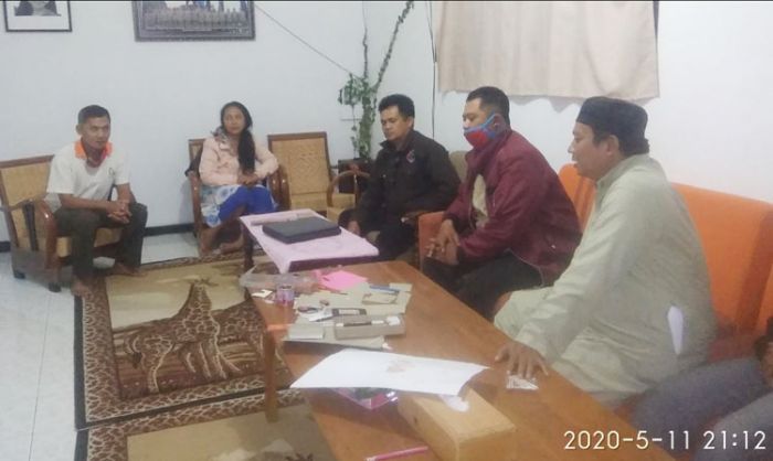 Swab Test PDP Meninggal di Songgokerto Negatif, Warga Diminta tak Resah Swab Test PDP Meninggal di Songgokerto Negatif, Warga Diminta tak Resah