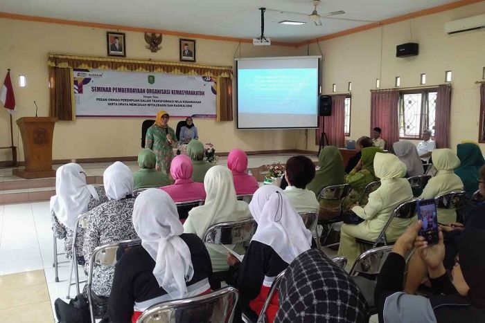 Bakesbangpol Trenggalek Gelar Seminar Pemberdayaan Organisasi Kemasyarakatan Bakesbangpol Trenggalek Gelar Seminar Pemberdayaan Organisasi Kemasyarakatan