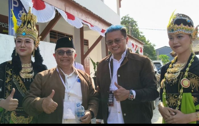 Kaji Beky, Crazy Rich Berslogan Garangan yang Maju Jadi Calon Wakil Bupati Blitar Kaji Beky, Crazy Rich Berslogan Garangan yang Maju Jadi Calon Wakil Bupati Blitar