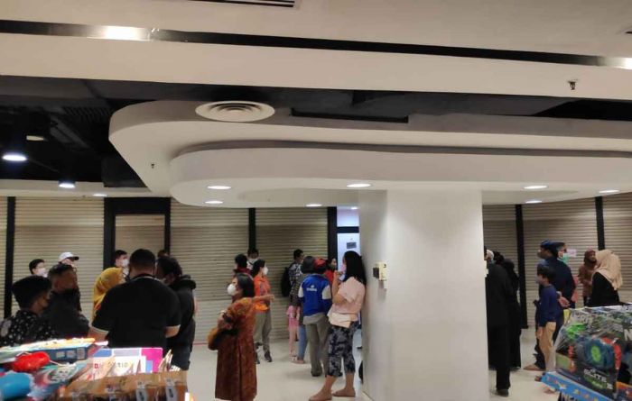 Ada Tambahan Server, SIM Corner di Surabaya Alami Gangguan Ada Tambahan Server, SIM Corner di Surabaya Alami Gangguan