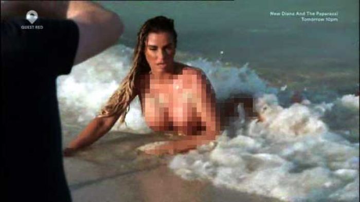 Telanjang di Miami Beach, Katie Price Langgar Peraturan Area Publik