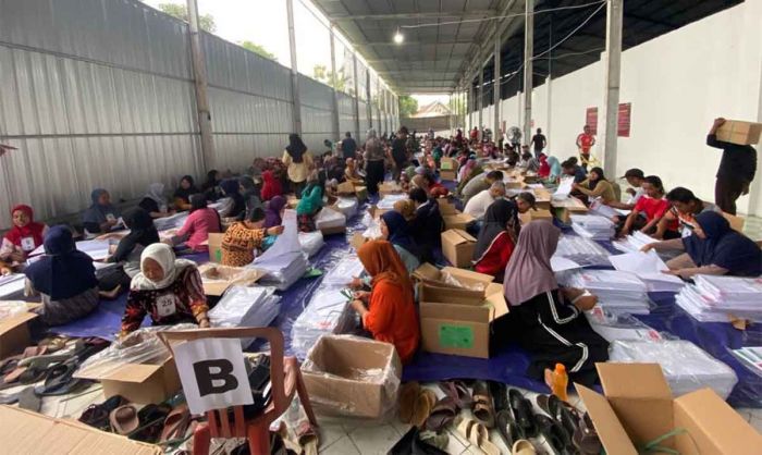Libatkan 300 IRT, KPU Tuban Mulai Sortir Surat Suara Libatkan 300 IRT, KPU Tuban Mulai Sortir Surat Suara