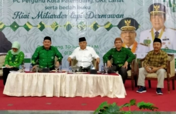Bedah Buku Kiai Miliarder Tapi Dermawan, Peserta Terkesima Kisah Dramatis Kiai Asep Bedah Buku Kiai Miliarder Tapi Dermawan, Peserta Terkesima Kisah Dramatis Kiai Asep