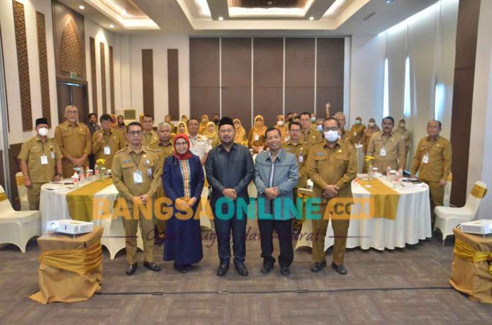 Bupati Gresik Berupaya Wujudkan ASN Jadi Teladan Masyarakat Bupati Gresik Berupaya Wujudkan ASN Jadi Teladan Masyarakat
