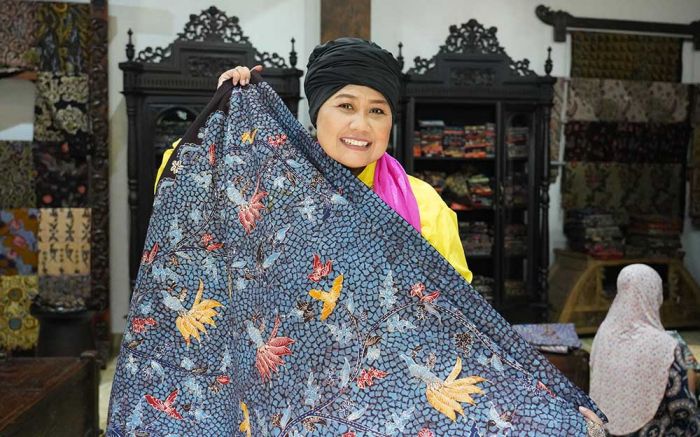 Kunjungi Kampung Batik di Bangkalan, Luluk Dukung Perekonomian dan Budaya Lokal Kunjungi Kampung Batik di Bangkalan, Luluk Dukung Perekonomian dan Budaya Lokal