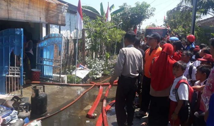 Gara-gara Masak Telur, Rumah di Candi Sidoarjo Kebakaran