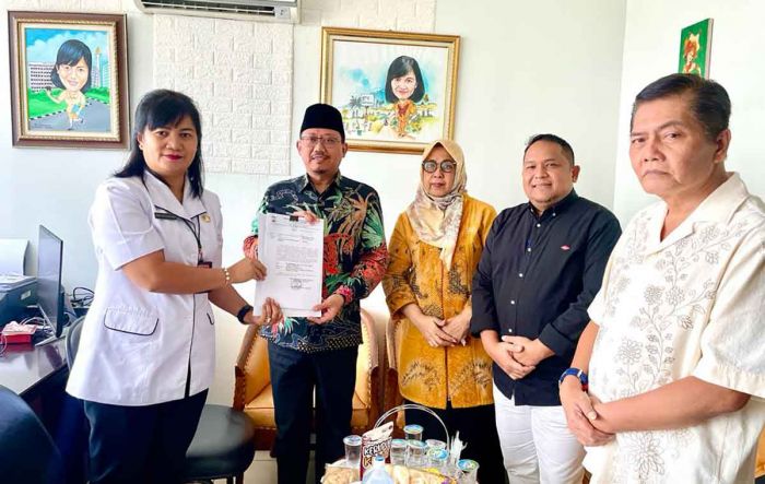 Ketua DPRD Serahkan Nama Nur Kholis Sebagai Calon Pj Bupati Pasuruan Ketua DPRD Serahkan Nama Nur Kholis Sebagai Calon Pj Bupati Pasuruan