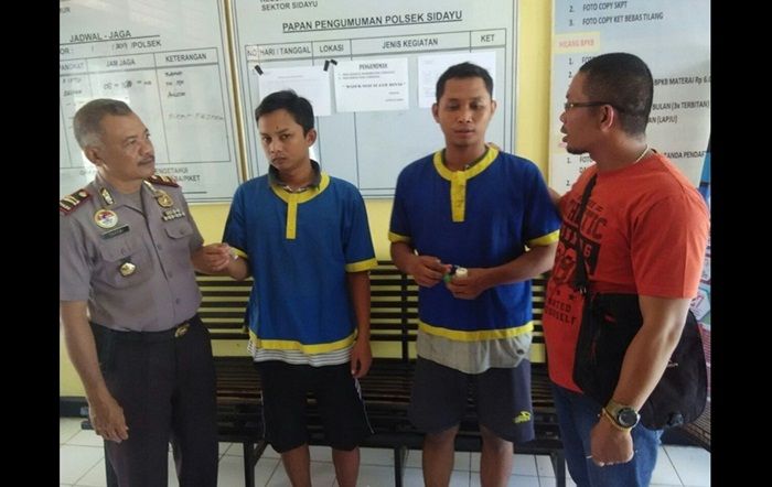 Diduga Nyabu, 2 Buruh di Gresik Dicokok Polisi