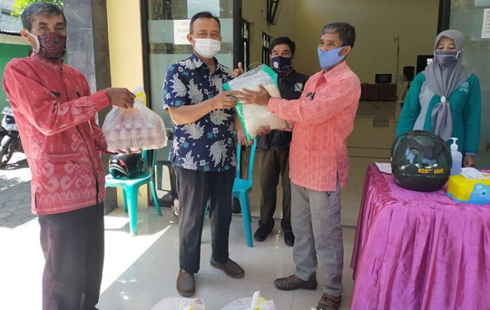 Ringankan Beban Warga, Pemkot Kediri Kembali Salurkan Bantuan Sembako Isoman Ringankan Beban Warga, Pemkot Kediri Kembali Salurkan Bantuan Sembako Isoman