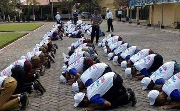 9 Bulan, 22 Pelajar Tewas di Jalanan Mojokerto, 100 Pelanggar Lalin Mendapatkan Pembinaan 9 Bulan, 22 Pelajar Tewas di Jalanan Mojokerto, 100 Pelanggar Lalin Mendapatkan Pembinaan