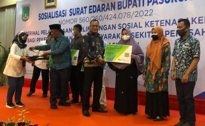 Wabup Pasuruan Minta Perusahaan Salurkan CSR untuk Bantu Pekerja Rentan Wabup Pasuruan Minta Perusahaan Salurkan CSR untuk Bantu Pekerja Rentan