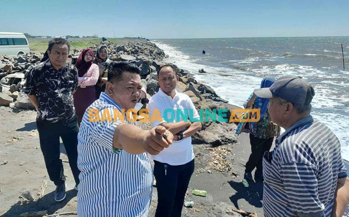 Komisi III DPRD Situbondo Sidak Tambak Udang di Mangaran, Ada Apa? Komisi III DPRD Situbondo Sidak Tambak Udang di Mangaran, Ada Apa?