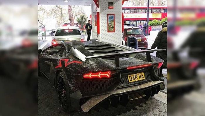 Lamborghini Ini Ditutupi Dua Juta Berlian Swarovski Lamborghini Ini Ditutupi Dua Juta Berlian Swarovski