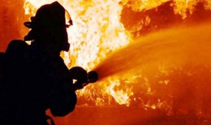Nenek Lumpuh Terbakar di Dalam Kamarnya Nenek Lumpuh Terbakar di Dalam Kamarnya