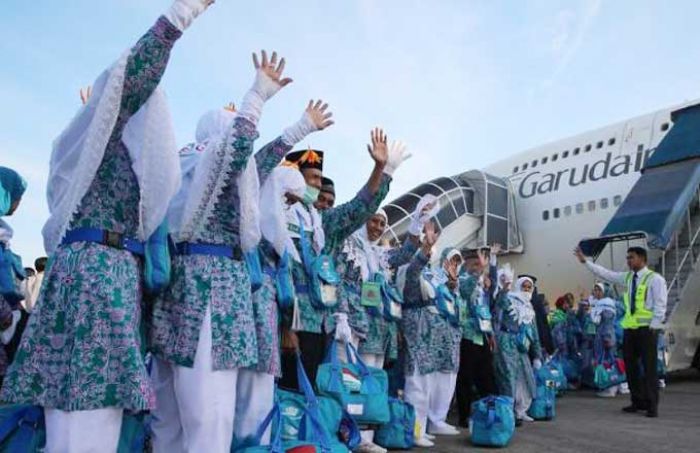 Wabup Situbondo Imbau Calon Haji Jaga Nama Baik Kota Santri Selama di Tanah Suci Wabup Situbondo Imbau Calon Haji Jaga Nama Baik Kota Santri Selama di Tanah Suci