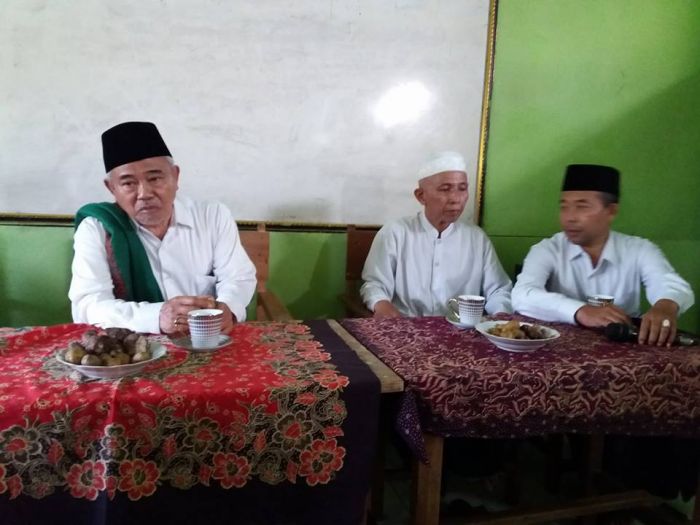 ​Didampingi Rais Syuriah PCNU, Kiai Asep Keliling Probolinggo untuk Kemenangan Khofifah-Emil