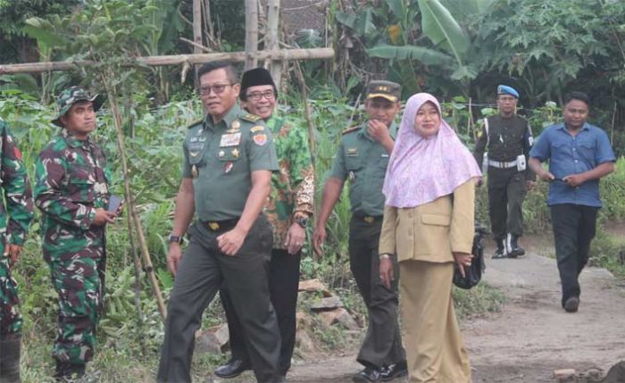 Mayjen TNI Suko Minta Warga Saling Bersinergi dengan TNI Mayjen TNI Suko Minta Warga Saling Bersinergi dengan TNI