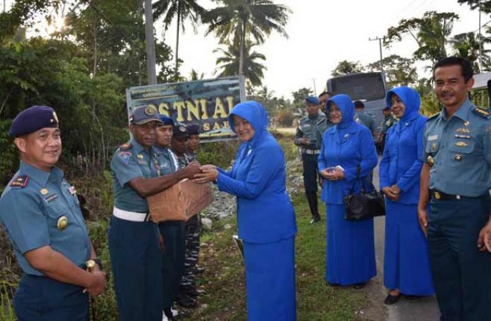 Ny. Ina darwanto Sambangi Korcab X Daerah Jalasenastri Armatim