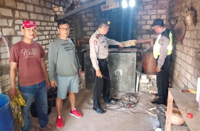 Produksi Arak, Kakek di Semanding Tuban Dicokok Polisi