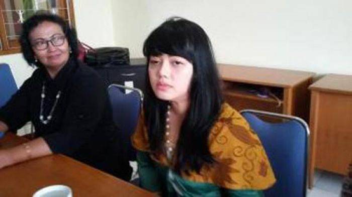 MKD Proses Kasus Masinton, Dita Menangis Usai Diperiksa Polisi MKD Proses Kasus Masinton, Dita Menangis Usai Diperiksa Polisi