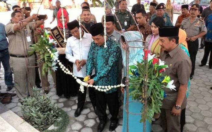 Wujudkan Impian Masa SMA, Moeldoko Resmikan Islamic Center di Jombang Wujudkan Impian Masa SMA, Moeldoko Resmikan Islamic Center di Jombang