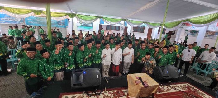 Di Depan Pergunu Jatim, Kiai Asep Sebut Khofifah Cagub Paling Loman alias Dermawan Di Depan Pergunu Jatim, Kiai Asep Sebut Khofifah Cagub Paling Loman alias Dermawan