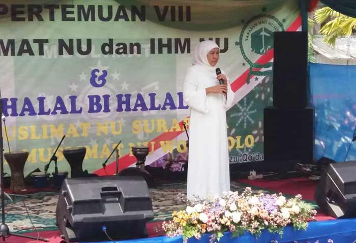 Khofifah Perkenalkan Gus Habib kepada Pengurus Muslimat NU se-Surabaya Khofifah Perkenalkan Gus Habib kepada Pengurus Muslimat NU se-Surabaya