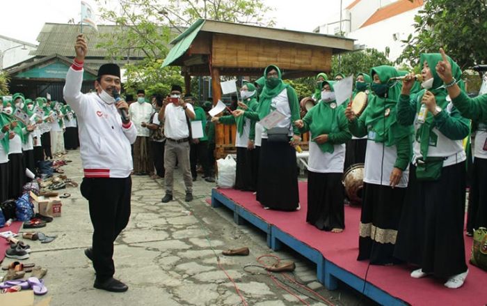 Jelang Debat Publik Terakhir, Qosim Ajak Salawatan Warga Manyar Komplek Jelang Debat Publik Terakhir, Qosim Ajak Salawatan Warga Manyar Komplek