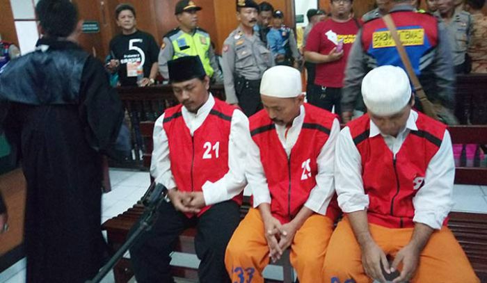 Tiga Pelaku Pembakaran Polsek Tambelangan Disidang Hari Ini Tiga Pelaku Pembakaran Polsek Tambelangan Disidang Hari Ini