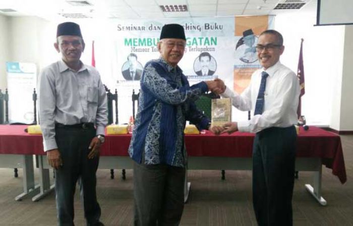 Pustaka Tebuireng Terbitkan Memoar Tokoh NU yang Terlupakan Pustaka Tebuireng Terbitkan Memoar Tokoh NU yang Terlupakan