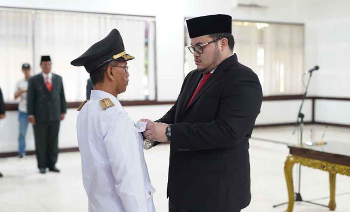 Lantik 34 Pejabat, Bupati Kediri Minta ASN Lebih Responsif Lantik 34 Pejabat, Bupati Kediri Minta ASN Lebih Responsif