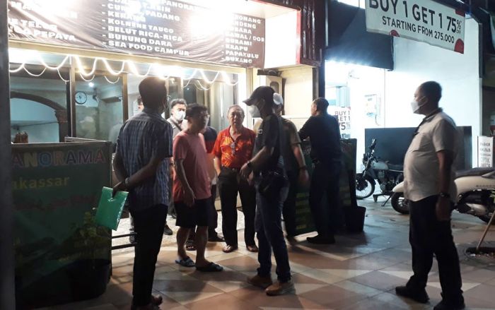 Tim Gabungan Kejagung, Kejati Jatim, dan Kejari Gresik Bekuk Buron Terpidana Penggelapan Aset BCA Tim Gabungan Kejagung, Kejati Jatim, dan Kejari Gresik Bekuk Buron Terpidana Penggelapan Aset BCA