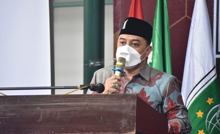 Hadiri Muscab, Wali Kota Eri Diberi Kopyah Berlogo PKB Hadiri Muscab, Wali Kota Eri Diberi Kopyah Berlogo PKB