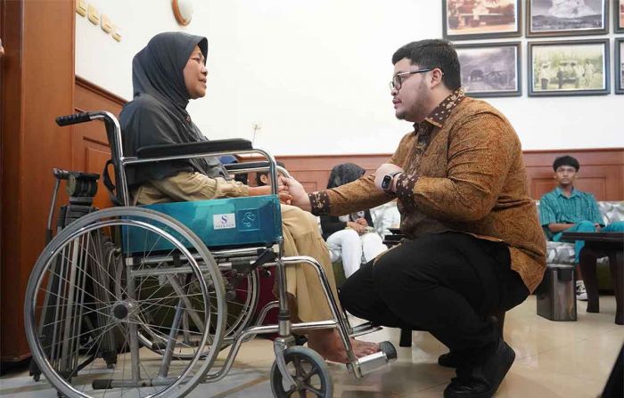 Bupati Kediri Beri Alat Bantu Mobilitas untuk Difabel Bupati Kediri Beri Alat Bantu Mobilitas untuk Difabel