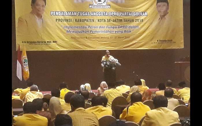 ZA Instruksikan Anggota F-PG se-Jatim Bergerak Menangkan Khofifah-Emil ZA Instruksikan Anggota F-PG se-Jatim Bergerak Menangkan Khofifah-Emil